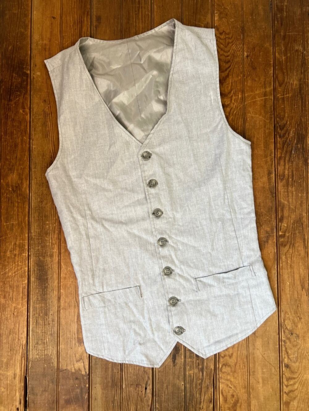 Women’s men’s style vest Light gray lightweight fitted extra long lined